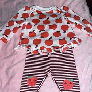 🍎Apple of my Eye infant outfit. Cat & Jack brand.